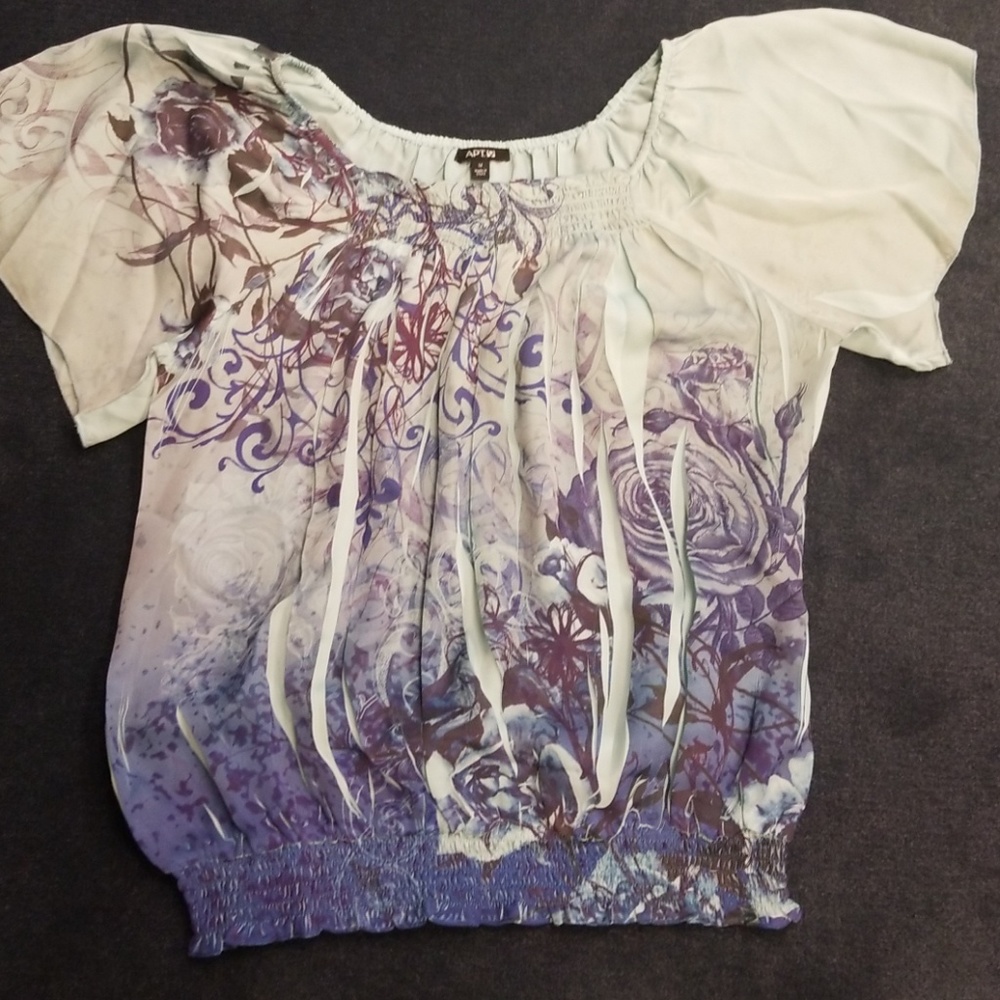 Apt 9 Top